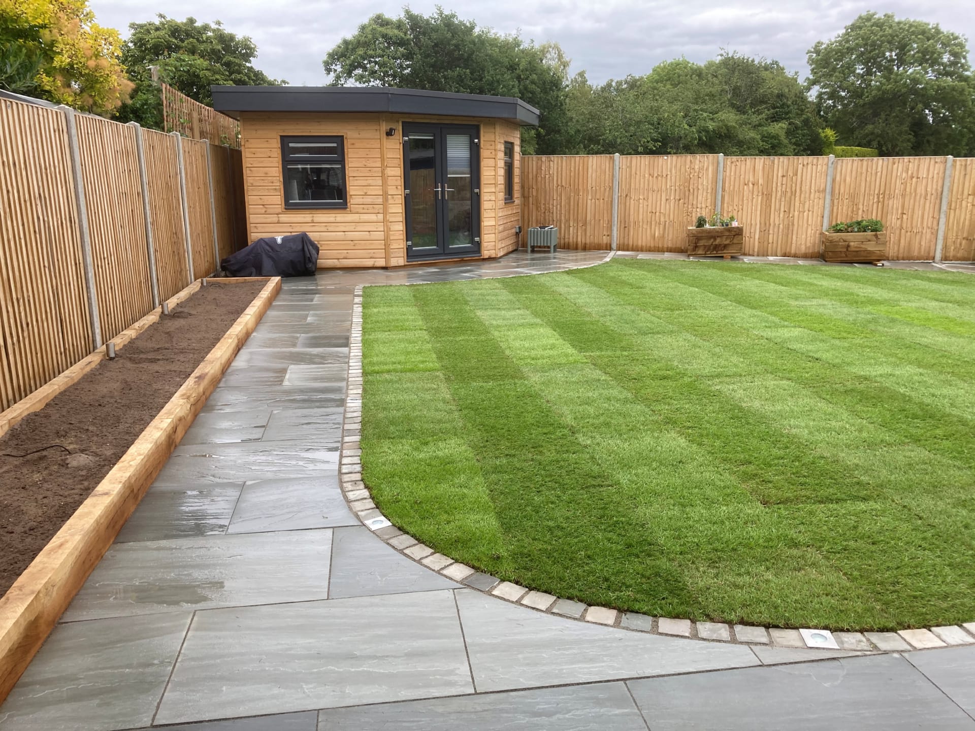 FW 003 bespoke garden room landscaping