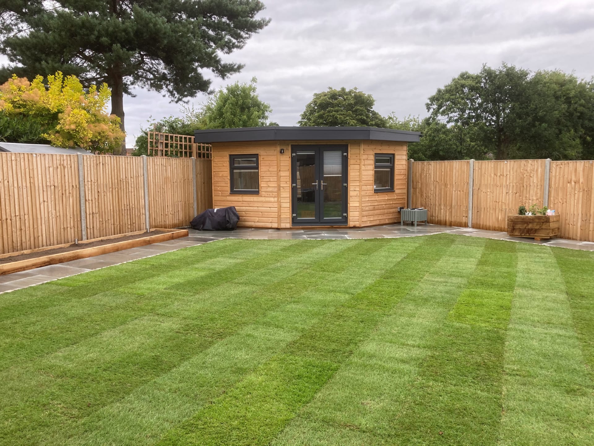 FW 009 bespoke garden room landscaping