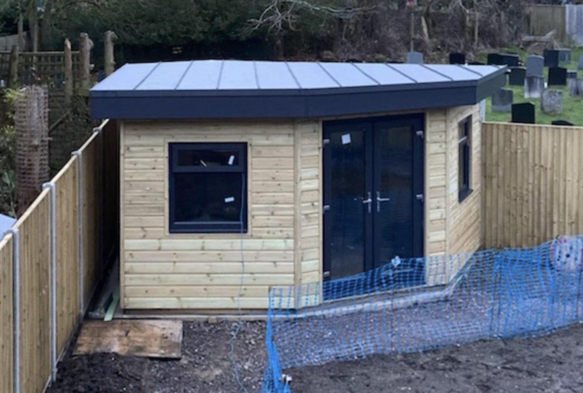 FW 012 bespoke garden room landscaping