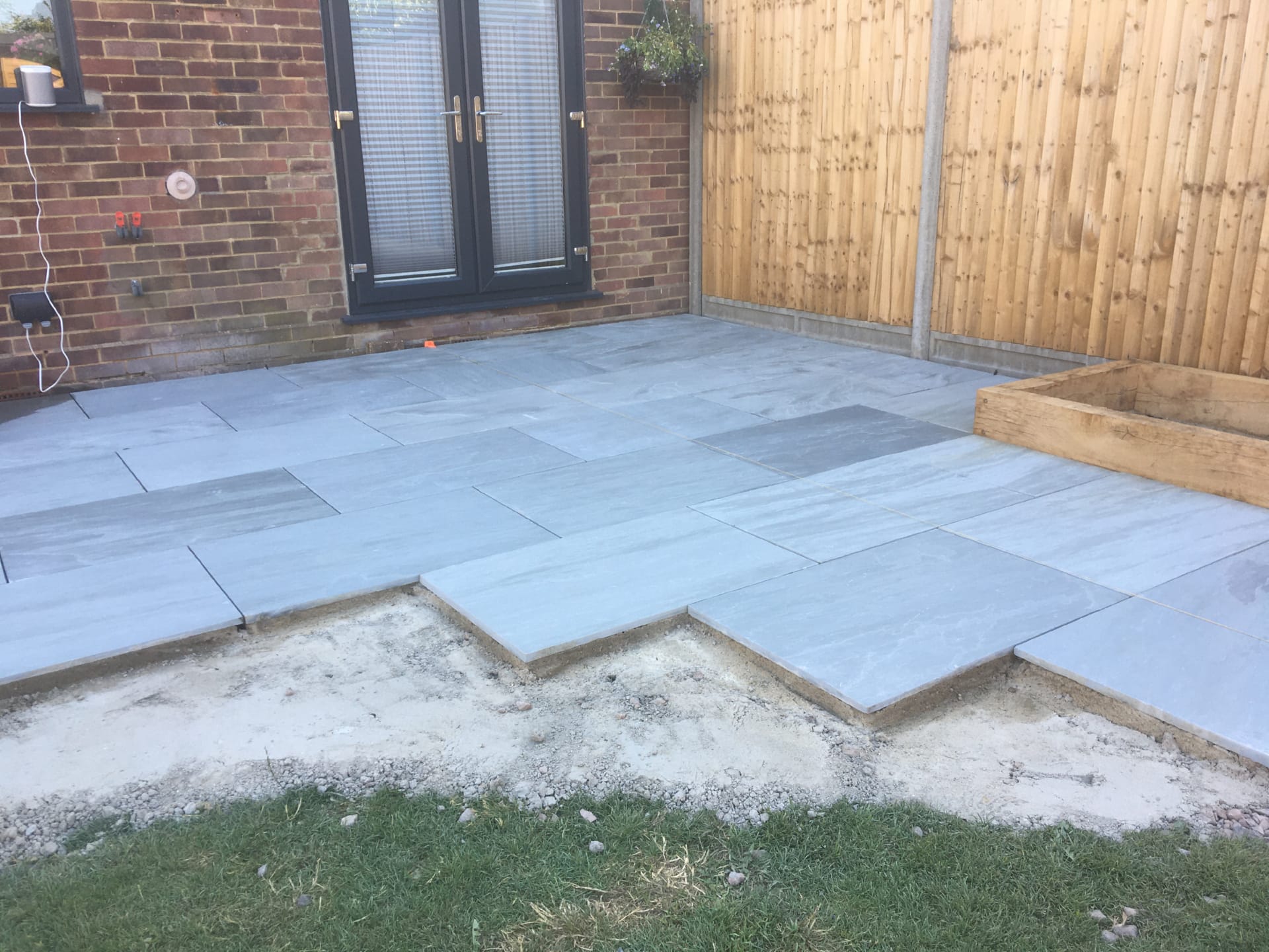 FW 014 bespoke garden room landscaping