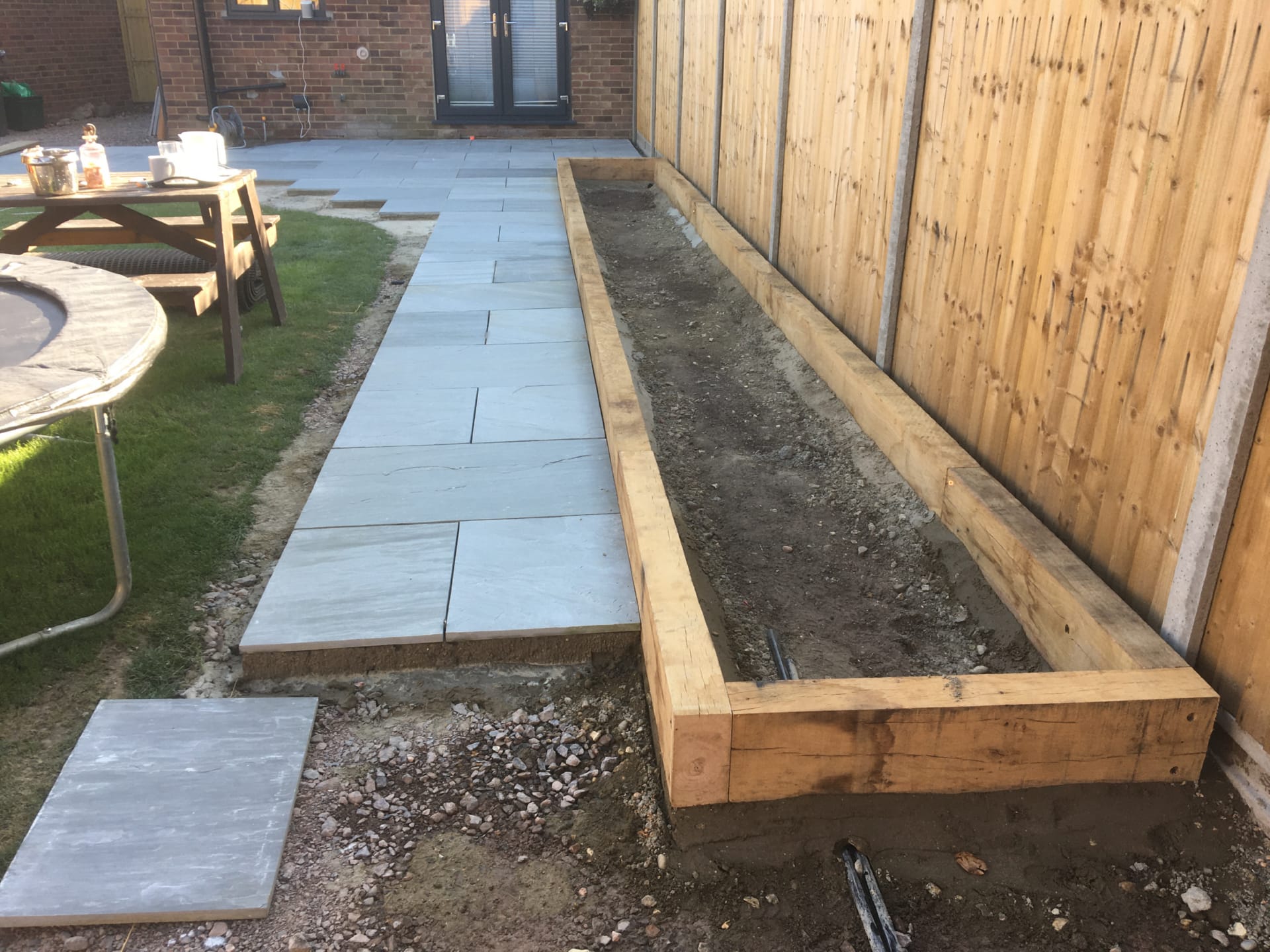 FW 017 bespoke garden room landscaping