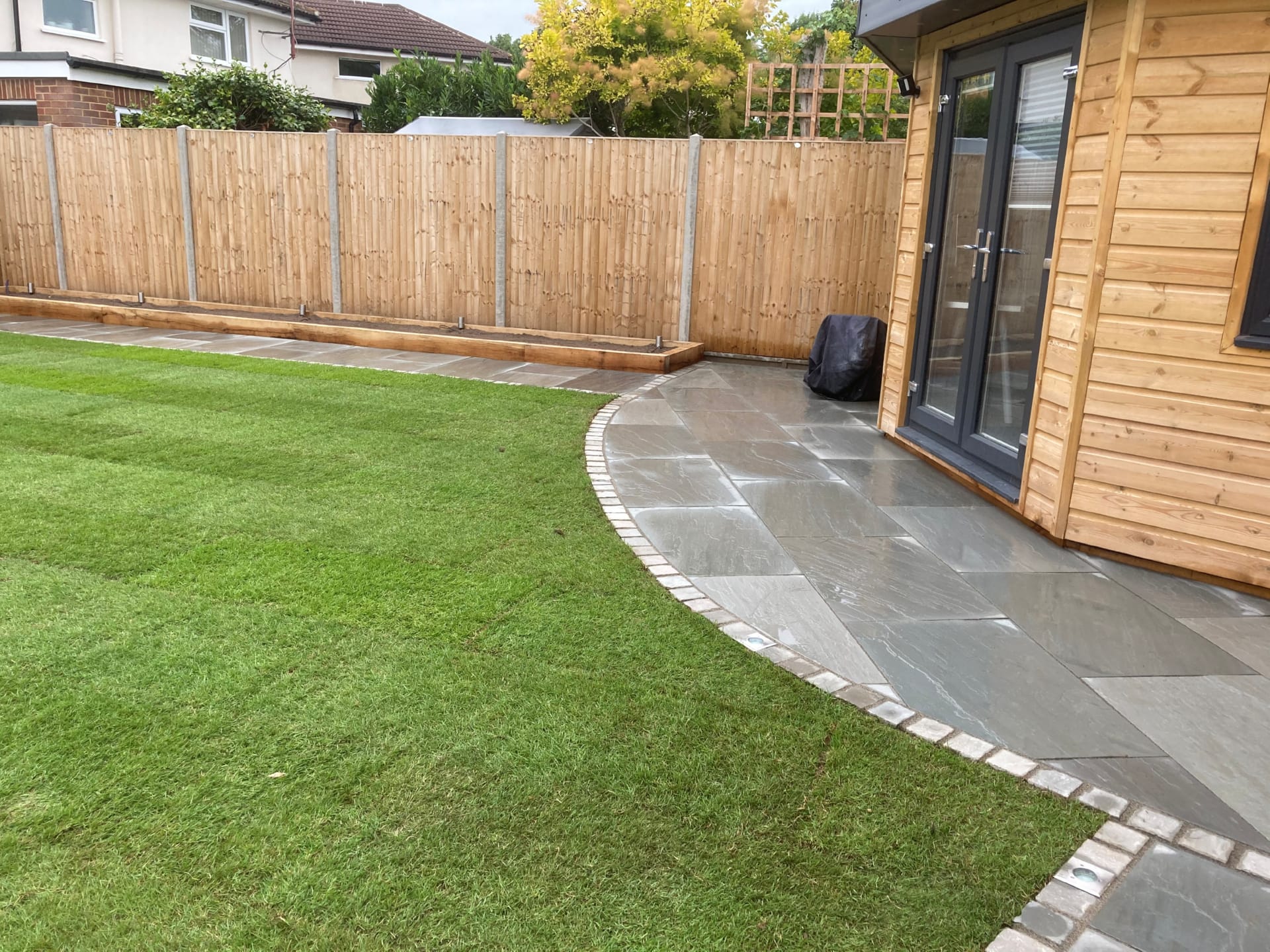 FW 018 bespoke garden room landscaping