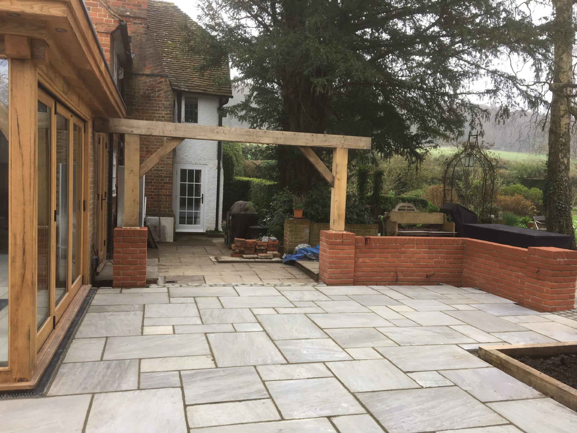 SL 014 paving wall and garden landscaping