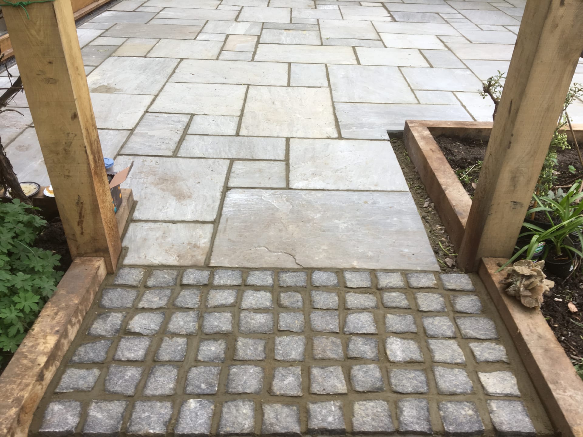 SL 017 paving wall and garden landscaping