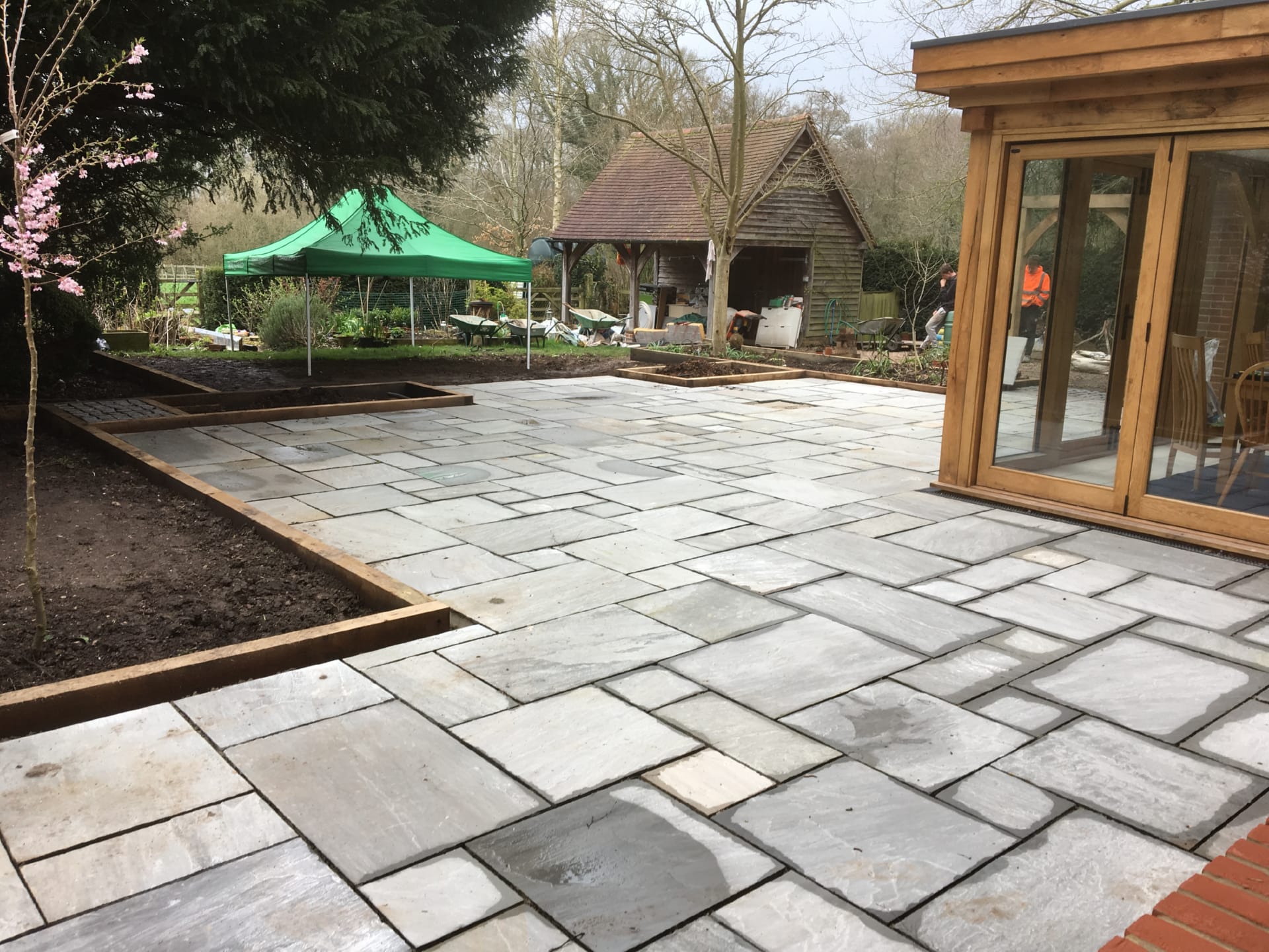 SL 018 paving wall and garden landscaping