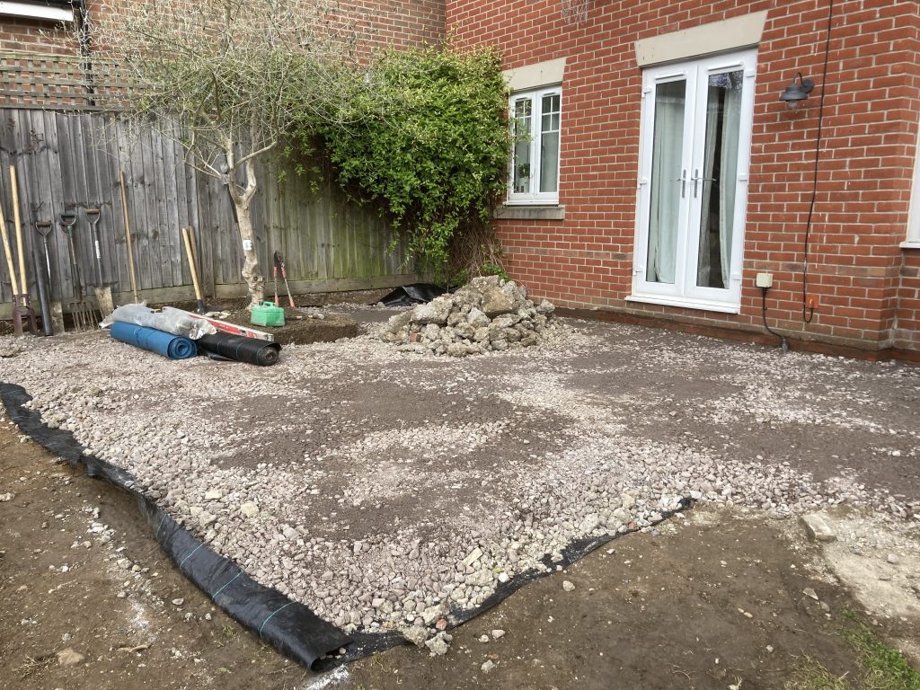 TH 004 garden paving summerhouse
