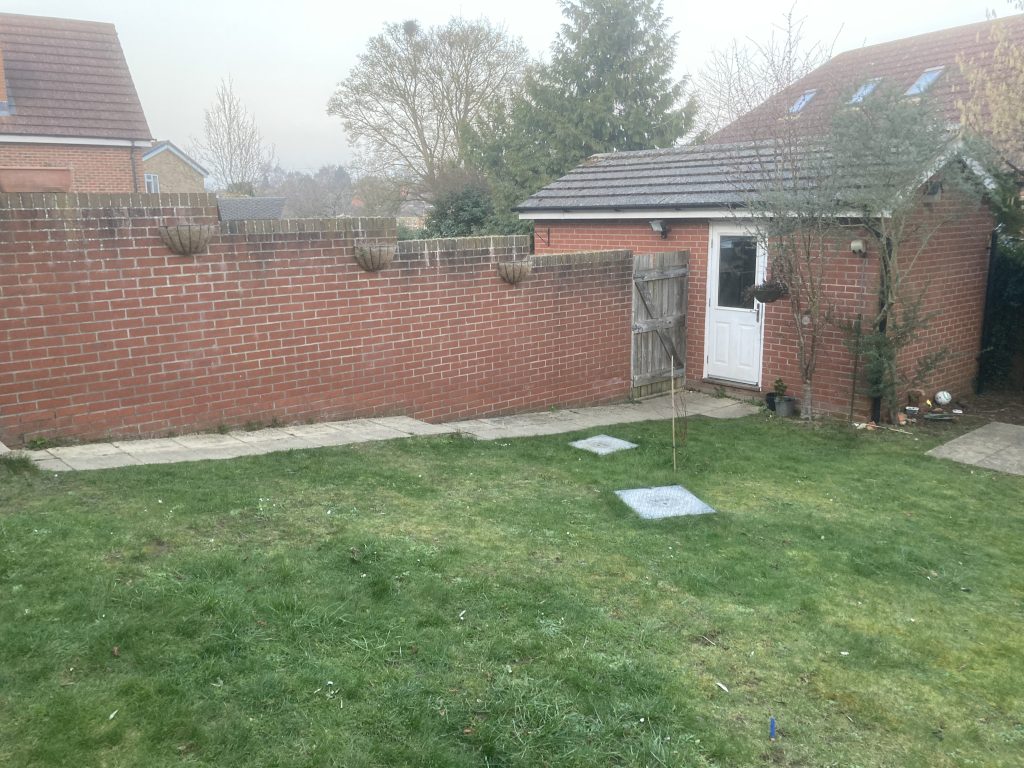TH 006 garden paving summerhouse