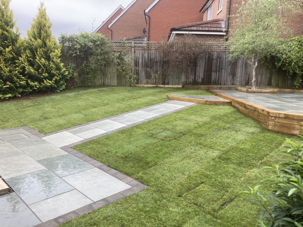 TH 015 garden paving summerhouse