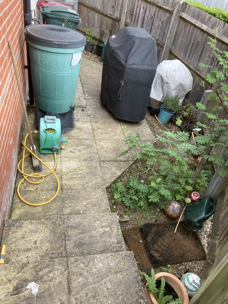 TH 017 garden paving summerhouse